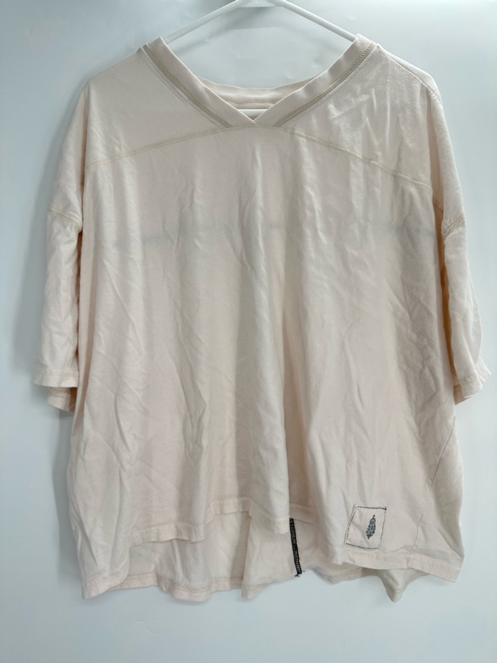 FP Movement Cream V-Neck Tee Off Oversized Size Large